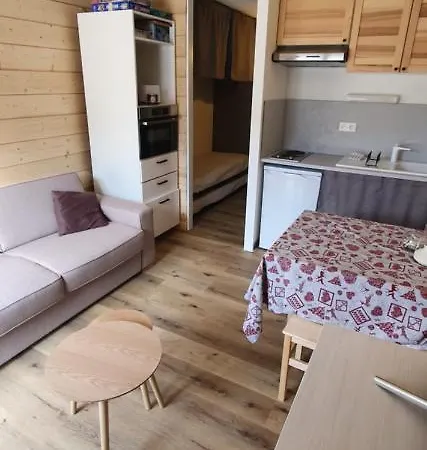Apartment De Charme Au Melezet, Les Orres. Plein Sud. *